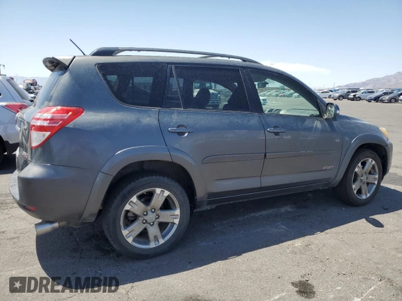 2011 Toyota RAV4 Sport z VIN JTMRK4DV0B5098869, wystawiony jako Copart lot #53277145 z przebiegiem 184 885 mil mil oraz Szkoda całkowita • Salvage title. Historia ofert i sprzedaży dostępna na DreamBid. Obrazek 3.