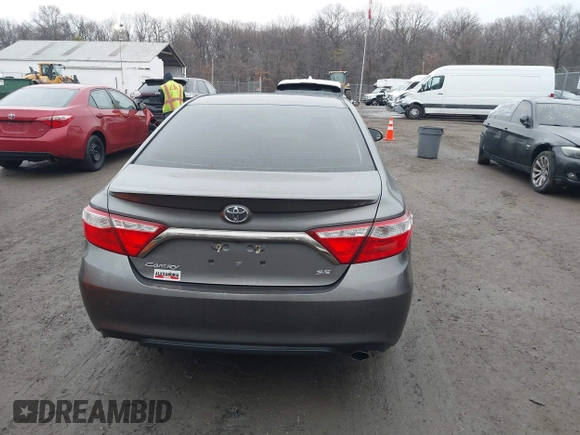 2017 Toyota Camry XLE z VIN 4T1BF1FK8HU754866, wystawiony jako IAAI lot #41465628 z przebiegiem 92 583 mil mil oraz . Historia ofert i sprzedaży dostępna na DreamBid. Obrazek 16.