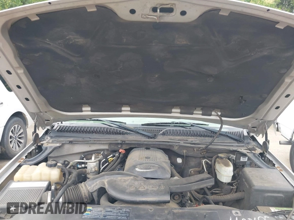2004 Chevrolet Suburban LT z VIN 1GNEC16Z94J235657, wystawiony jako IAAI lot #42361930 z przebiegiem 210 662 mil mil oraz . Historia ofert i sprzedaży dostępna na DreamBid. Obrazek 10.