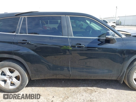 2023 Toyota Highlander L z VIN 5TDKDRBH8PS039060, wystawiony jako IAAI lot #41794375 z przebiegiem 47 745 mil mil oraz . Historia ofert i sprzedaży dostępna na DreamBid. Obrazek 13.