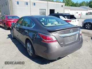 2015 Nissan Altima SV z VIN 1N4AL3AP8FC154011, wystawiony jako IAAI lot #42352693 z przebiegiem 178 851 mil mil oraz . Historia ofert i sprzedaży dostępna na DreamBid. Obrazek 3.