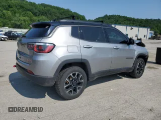 2019 Jeep Compass Trailhawk z VIN 3C4NJDDB2KT667874, wystawiony jako Copart lot #60784475 z przebiegiem 82 426 mil mil oraz Szkoda całkowita • Salvage title. Historia ofert i sprzedaży dostępna na DreamBid. Obrazek 3.