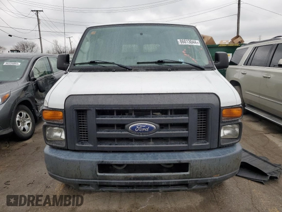 2014 Ford Econoline Passenger XL z VIN 1FBNE3BL8EDB20505, wystawiony jako Copart lot #86013044 z przebiegiem 176 981 mil mil oraz Tytuł czysty. Historia ofert i sprzedaży dostępna na DreamBid. Obrazek 5.