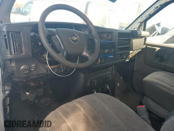 2012 Chevrolet Express Passenger 1LT z VIN 1GAZG1FA6C1175370, wystawiony jako Copart lot #48130955 z przebiegiem 268 170 mil mil oraz Szkoda całkowita • Salvage title. Historia ofert i sprzedaży dostępna na DreamBid. Obrazek 8.