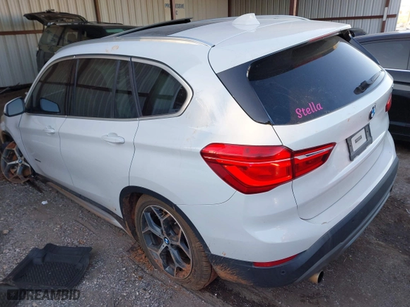 2018 BMW X1 xDrive28i with VIN WBXHT3C32J5K29627, listed as a IAAI auction lot 40995212 with 64,162 mi miles. Bid and sale history available at carsss.com. Image 3.