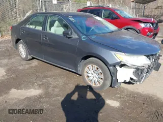2012 Toyota Camry L with VIN 4T1BF1FK5CU101565, listed as a IAAI auction lot 41879996 with 195,947 mi miles. Bid and sale history available at carsss.com. Image 1.