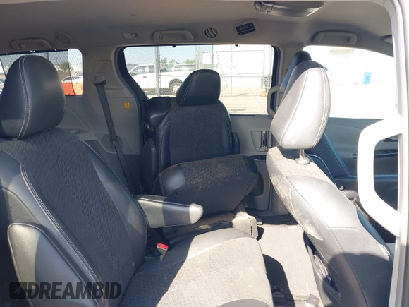 2011 Toyota Sienna SE with VIN 5TDXK3DC8BS131434, listed as a IAAI auction lot 42002675 with 209,396 mi miles. Bid and sale history available at carsss.com. Image 8.