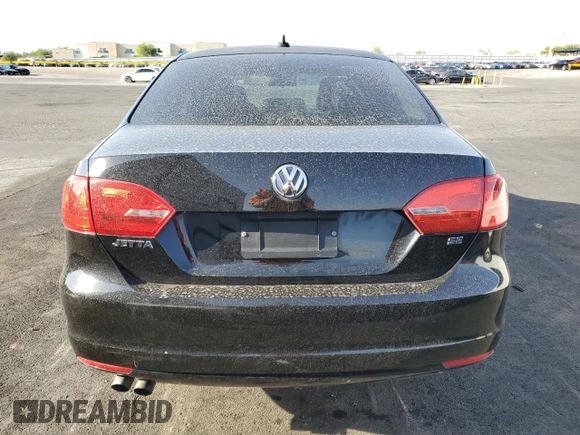 2014 Volkswagen Jetta SE z VIN 3VWD07AJ3EM354078, wystawiony jako Copart lot #63523535 z przebiegiem 137 118 mil mil oraz Czysty tytuł • Clean title. Historia ofert i sprzedaży dostępna na DreamBid. Obrazek 6.