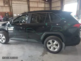 2021 Toyota RAV4 XLE with VIN 2T3P1RFV0MW151943, listed as a IAAI auction lot 39720685 with 55,536 mi miles. Bid and sale history available at carsss.com. Image 14.