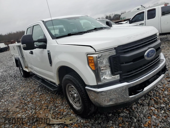 2017 Ford F-250 XL z VIN 1FD7X2A66HEE51243, wystawiony jako Copart lot #41967755 z przebiegiem 194 364 mil mil oraz Szkoda całkowita • Salvage title. Historia ofert i sprzedaży dostępna na DreamBid. Obrazek 4.