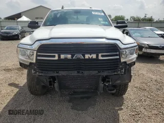 2021 Ram 2500 Big Horn z VIN 3C6UR5DL3MG653357, wystawiony jako Copart lot #64744105 z przebiegiem 79 851 mil mil oraz Szkoda całkowita • Salvage title. Historia ofert i sprzedaży dostępna na DreamBid. Obrazek 5.