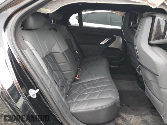 2023 BMW 7 Series 740i z VIN WBA23EH04PCM35417, wystawiony jako Copart lot #64016503 z przebiegiem 12 425 mil mil oraz . Historia ofert i sprzedaży dostępna na DreamBid. Obrazek 10.