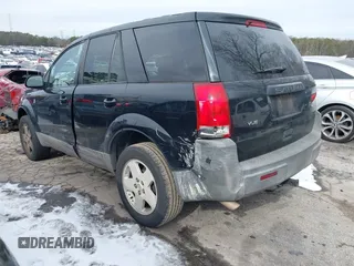 2004 Saturn VUE V6 z VIN 5GZCZ53424S867438, wystawiony jako IAAI lot #41385704 z przebiegiem Nie podano mil oraz . Historia ofert i sprzedaży dostępna na DreamBid. Obrazek 3.