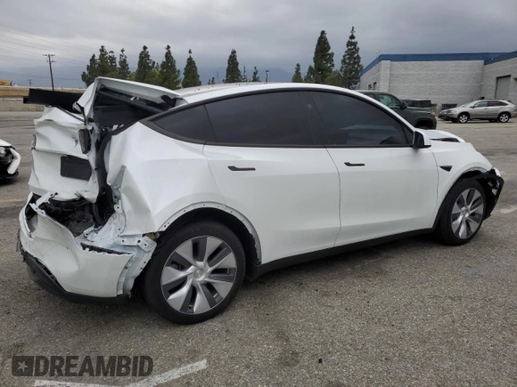 2024 Tesla Model Y Long Range with VIN 7SAYGDEE8RF088808, listed as a Copart auction lot 50406865 with 8,150 mi miles and Salvage title. Bid and sale history available at DreamBid. Image 3.