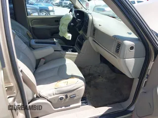 2005 Chevrolet Suburban LT with VIN 1GNEC16Z75J117611, listed as a IAAI auction lot 41946614 with 273,541 mi miles. Bid and sale history available at carsss.com. Image 5.
