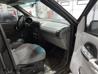 2003 Pontiac Montana w/1SJ Pkg with VIN 1GMDX13E03D171916, listed as a IAAI auction lot 41495162 with 161,413 mi miles. Bid and sale history available at carsss.com. Image 5.