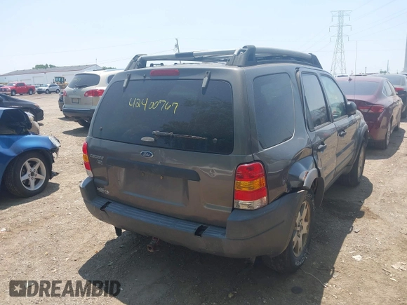 2002 Ford Escape XLT Choice with VIN 1FMYU041X2KB88832, listed as a IAAI auction lot 42400767 with 194,124 mi miles and . Bid and sale history available at DreamBid. Image 4.