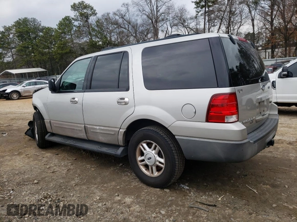 2004 Ford Expedition Special Service with VIN 1FMPU15L14LA83496, listed as a Copart auction lot 43975775 with 160,450 mi miles and Salvage title. Bid and sale history available at DreamBid. Image 2.