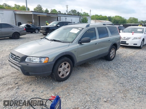 2006 Volvo XC70 with VIN YV4SZ592X61220505, listed as a IAAI auction lot 42034424 with 237,683 mi miles. Bid and sale history available at carsss.com. Image 2.