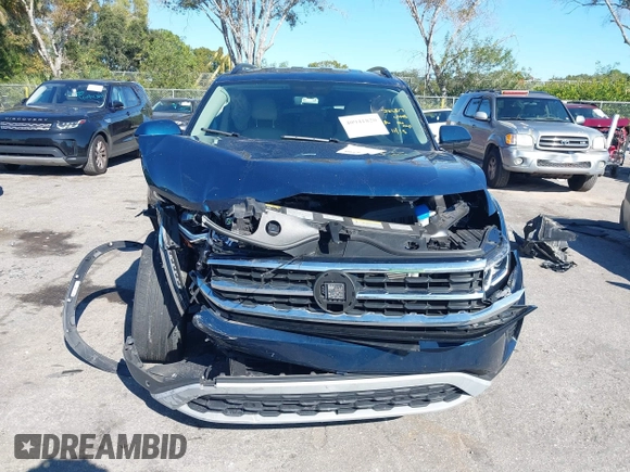 2022 Volkswagen Atlas 3.6L V6 SE w/Technology with VIN 1V2HR2CA9NC554408, listed as a IAAI auction lot 40941820 with 1 mi miles. Bid and sale history available at carsss.com. Image 12.