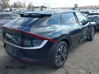 2024 Kia EV6 Light with VIN KNDC34LB8R5210838, listed as a IAAI auction lot 41501941 with 7,489 mi miles. Bid and sale history available at carsss.com. Image 4.