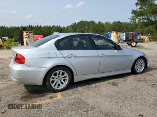 2007 BMW 3 Series 328i z VIN WBAVC53557FZ74918, wystawiony jako Copart lot #56892005 z przebiegiem 184 111 mil mil oraz Szkoda całkowita • Salvage title. Historia ofert i sprzedaży dostępna na DreamBid. Obrazek 3.