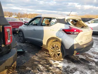 2019 Nissan Kicks SV with VIN 3N1CP5CU9KL508657, listed as a IAAI auction lot 41321427 with 137,402 mi miles. Bid and sale history available at carsss.com. Image 3.