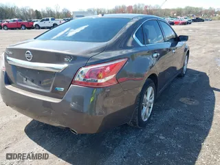 2013 Nissan Altima 2.5 SV with VIN 1N4AL3AP4DC145691, listed as a IAAI auction lot 41977783 with 146,075 mi miles. Bid and sale history available at carsss.com. Image 4.
