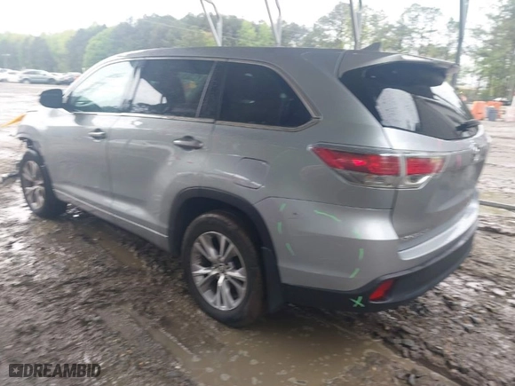 2016 Toyota Highlander LE with VIN 5TDBKRFH5GS235747, listed as a IAAI auction lot 42006974 with 85,213 mi miles. Bid and sale history available at carsss.com. Image 3.