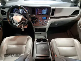 2020 Toyota Sienna XLE Auto Access Seat with VIN 5TDYZ3DC3LS079258, listed as a Copart auction lot 55288045 with 92,147 mi miles and Salvage title. Bid and sale history available at DreamBid. Image 8.