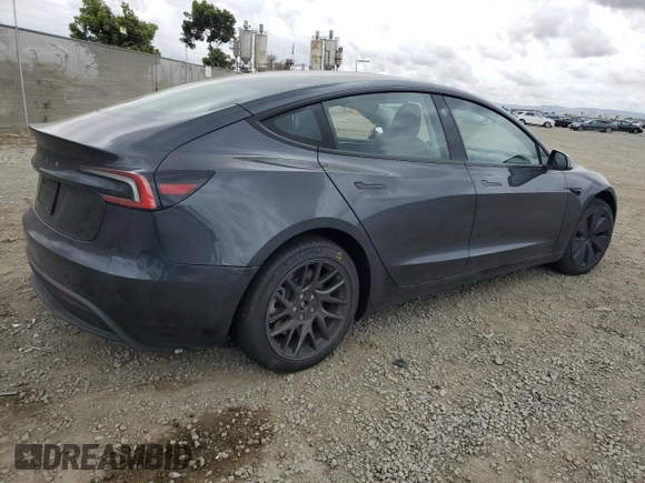 2025 Tesla Model 3 Long Range z VIN 5YJ3E1EA9SF892355, wystawiony jako Copart lot #52565545 z przebiegiem 12 825 mil mil oraz Szkoda całkowita • Salvage title. Historia ofert i sprzedaży dostępna na DreamBid. Obrazek 3.