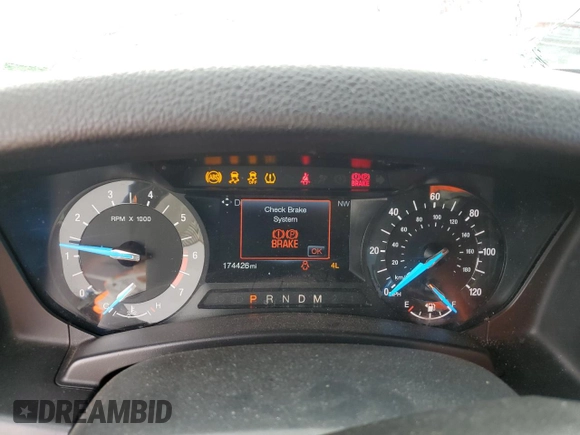 2016 Ford Expedition XLT with VIN 1FMJU1JT4GEF17401, listed as a Copart auction lot 50341665 with 174,426 mi miles and Salvage title. Bid and sale history available at DreamBid. Image 9.