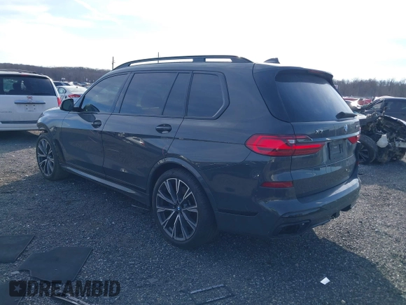 2022 BMW X7 M50i z VIN 5UXCX6C01N9L99140, wystawiony jako IAAI lot #41697545 z przebiegiem 60 972 mil mil oraz . Historia ofert i sprzedaży dostępna na DreamBid. Obrazek 3.