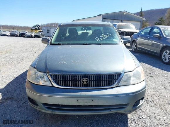 2000 Toyota Avalon XL with VIN 4T1BF28B7YU081247, listed as a IAAI auction lot 41833554 with NaN miles. Bid and sale history available at carsss.com. Image 13.