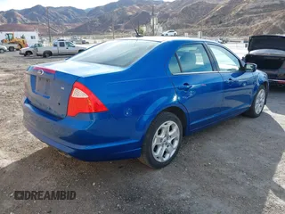 2011 Ford Fusion SE with VIN 3FAHP0HA2BR334826, listed as a IAAI auction lot 40993511 with 194,486 mi miles. Bid and sale history available at carsss.com. Image 4.