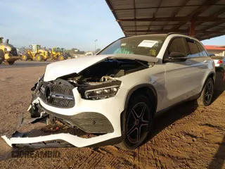 2022 Mercedes-Benz GLC with VIN W1N0G8EB2NV394902, listed as a IAAI auction lot 40949968 with 18,962 mi miles. Bid and sale history available at carsss.com. Image 2.