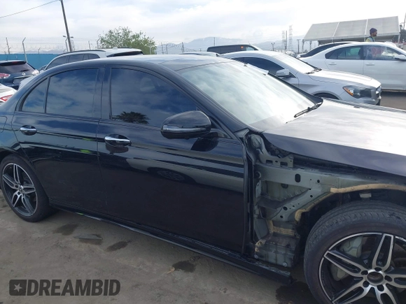 2020 Mercedes-Benz E 350 с VIN W1KZF8DB7LA832522, выставлен на аукционе IAAI как лот 41912241 с пробегом 31 203 миль миль и . История ставок и продаж доступна на DreamBid. Изображение 14.