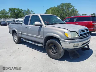 2001 Toyota Tundra Ltd with VIN 5TBBT48121S207923, listed as a IAAI auction lot 42061379 with 273,808 mi miles. Bid and sale history available at carsss.com. Image 1.