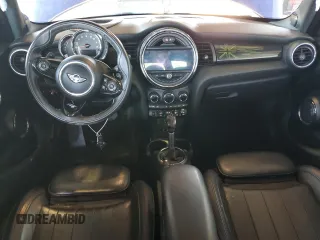 2019 MINI Hardtop 4 Door Cooper S z VIN WMWXU3C58K2H55626, wystawiony jako Copart lot #54404175 z przebiegiem 65 209 mil mil oraz Szkoda całkowita • Salvage title. Historia ofert i sprzedaży dostępna na DreamBid. Obrazek 8.