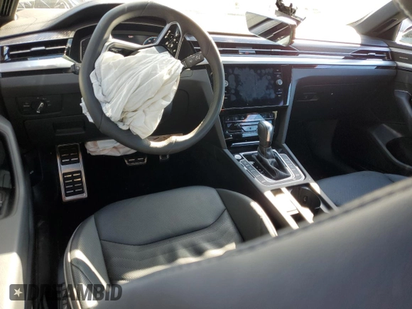 2023 Volkswagen Arteon SEL Premium R-Line z VIN WVWTR7AN5PE015502, wystawiony jako Copart lot #82045674 z przebiegiem 6 882 mil mil oraz Szkoda całkowita • Salvage title. Historia ofert i sprzedaży dostępna na DreamBid. Obrazek 8.