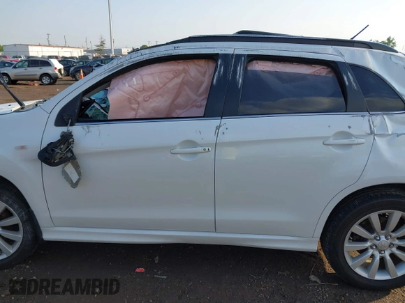 2011 Mitsubishi Outlander SE z VIN JA4AP4AU1BZ021926, wystawiony jako IAAI lot #42269085 z przebiegiem 113 010 mil mil oraz . Historia ofert i sprzedaży dostępna na DreamBid. Obrazek 14.
