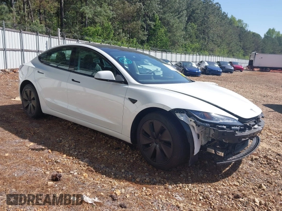 2024 Tesla Model 3 z VIN 5YJ3E1EA5RF732502, wystawiony jako IAAI lot #41871400 z przebiegiem 15 715 mil mil oraz . Historia ofert i sprzedaży dostępna na DreamBid. Obrazek 1.