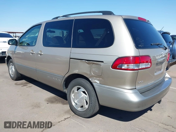 2002 Toyota Sienna LE with VIN 4T3ZF13CX2U500604, listed as a IAAI auction lot 41834778 with 139,668 mi miles. Bid and sale history available at carsss.com. Image 6.
