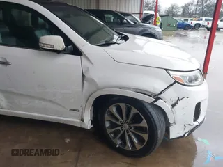 2014 Kia Sorento SX Limited with VIN 5XYKWDA70EG547281, listed as a IAAI auction lot 41555075 with 156,296 mi miles. Bid and sale history available at carsss.com. Image 6.