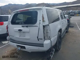 2009 Chevrolet Suburban LT w/2LT with VIN 1GNFC26089R171048, listed as a IAAI auction lot 41464986 with 1 mi miles. Bid and sale history available at carsss.com. Image 4.