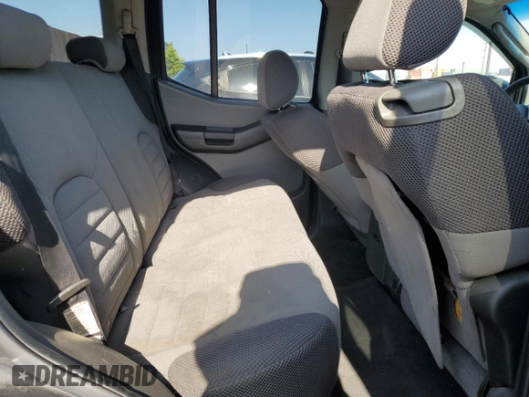2006 Nissan Xterra SE z VIN 5N1AN08U46C555680, wystawiony jako Copart lot #59708765 z przebiegiem 210 136 mil mil oraz Czysty tytuł • Clean title. Historia ofert i sprzedaży dostępna na DreamBid. Obrazek 10.