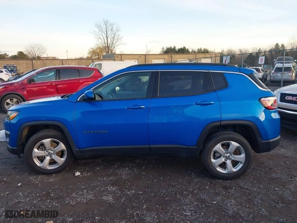 2020 Jeep Compass Latitude with VIN 3C4NJDBB4LT117516, listed as a IAAI auction lot 40964239 with 30,874 mi miles. Bid and sale history available at carsss.com. Image 15.