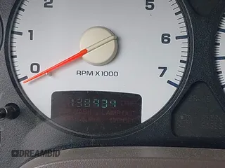 2003 Dodge 1500 ST z VIN 1D7HA18D03S241651, wystawiony jako IAAI lot #42037511 z przebiegiem 138 934 mil mil oraz . Historia ofert i sprzedaży dostępna na DreamBid. Obrazek 15.