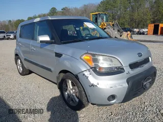 2011 Kia Soul + with VIN KNDJT2A27B7708974, listed as a IAAI auction lot 41757257 with 94,476 mi miles. Bid and sale history available at carsss.com. Image 1.