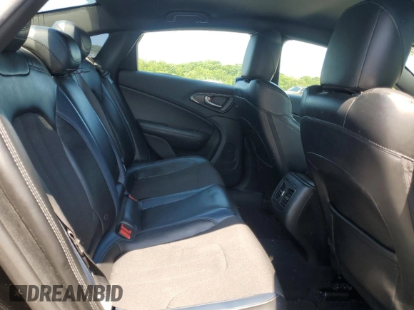 2015 Chrysler 200 S with VIN 1C3CCCBG9FN581496, listed as a Copart auction lot 56590645 with 164,672 mi miles and Clean Title. Bid and sale history available at DreamBid. Image 10.